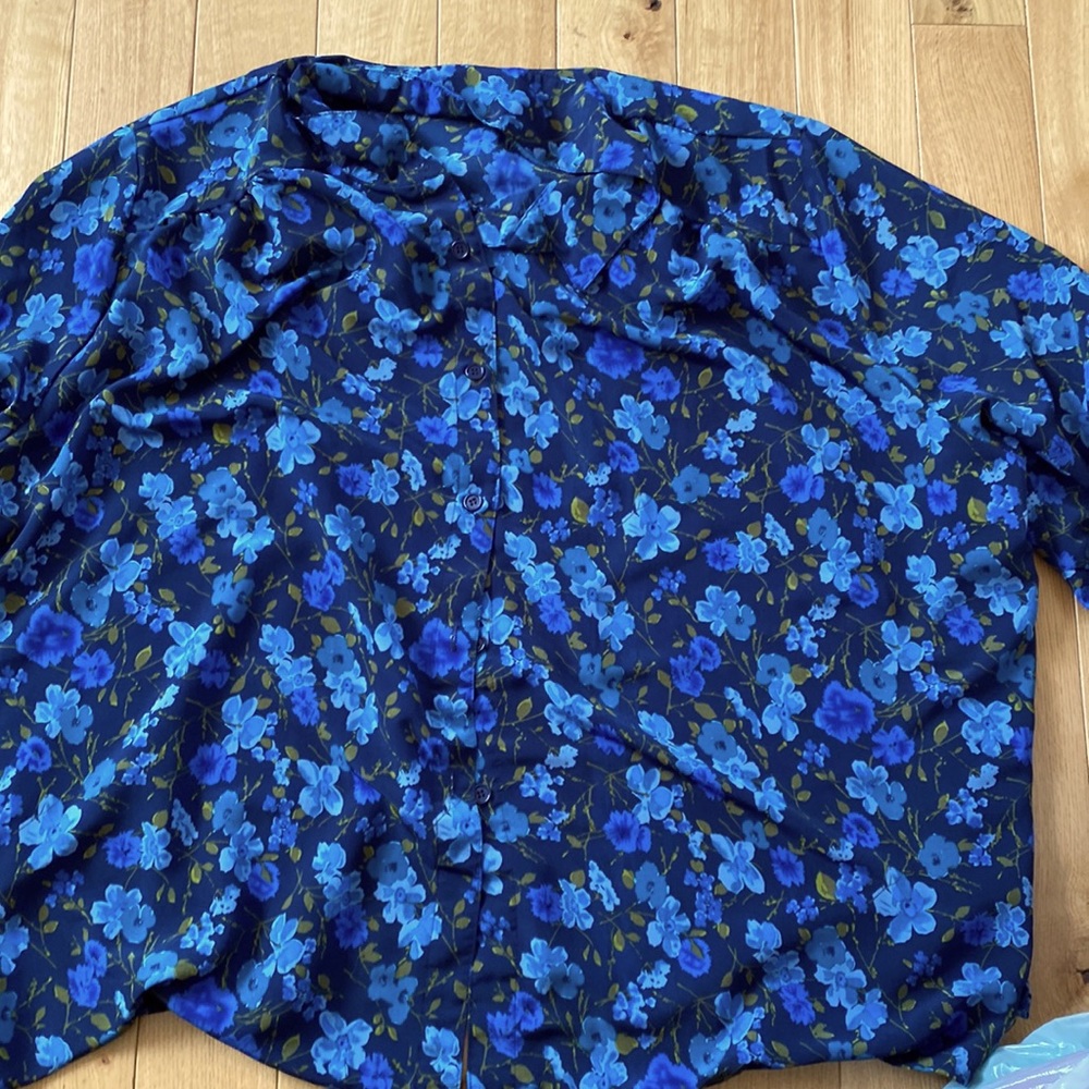 Vintage A Personal Touch Women floral Button Up Blouse 100% Polyester USA  6X